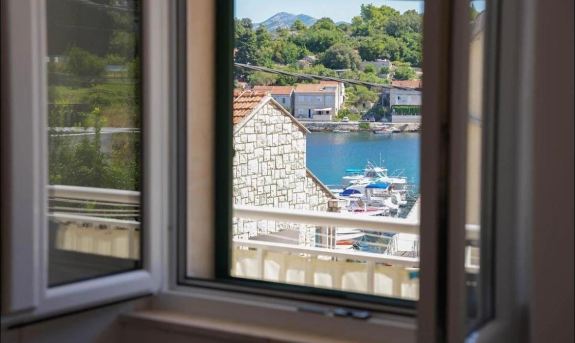 Apartmani Antonia Račišće Exterior foto