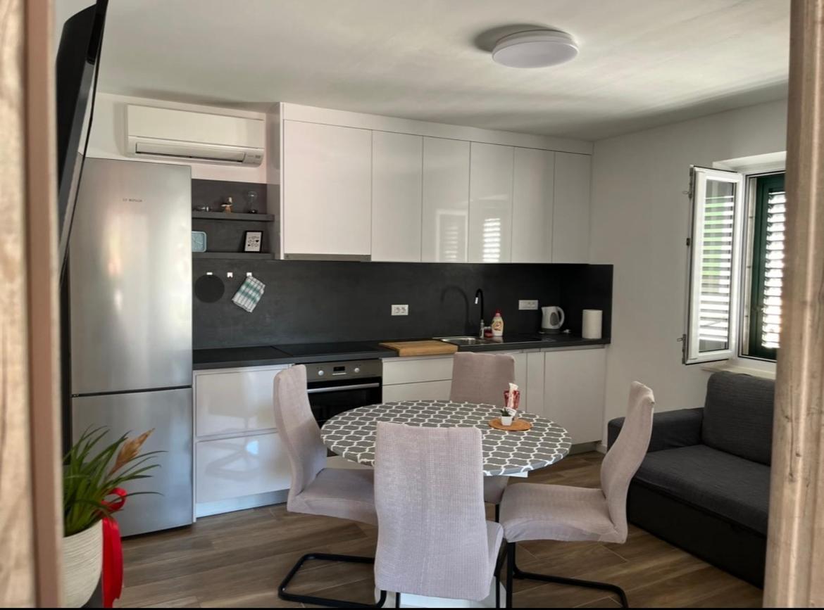 Apartmani Antonia Račišće Exterior foto